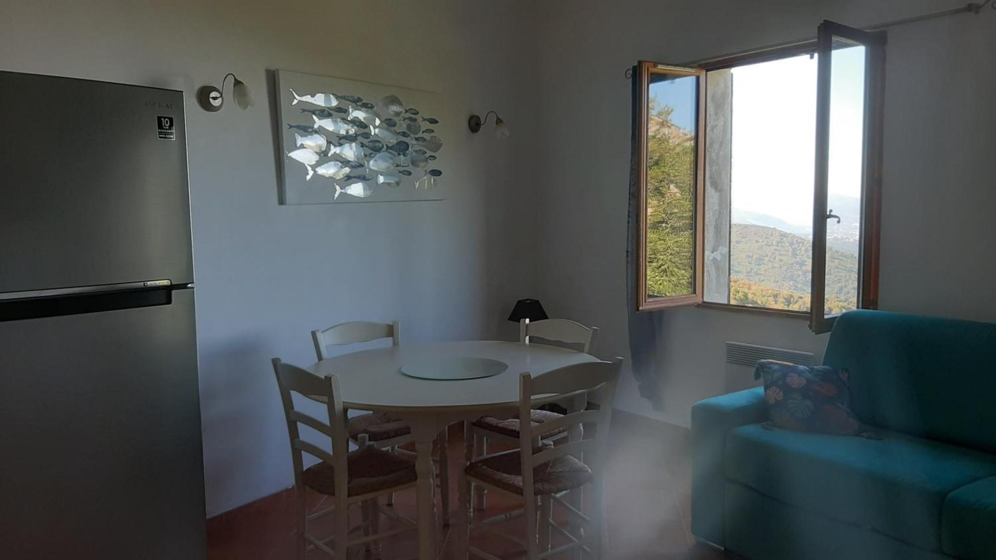Gite La Fontaine Corse Loreto-di-Casinca 部屋 写真